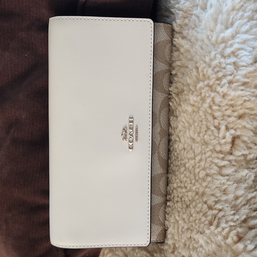 NWOT Coach Signature Tri-fold Long Leather Wallet π©Άπ€π - Picture 15 of 15